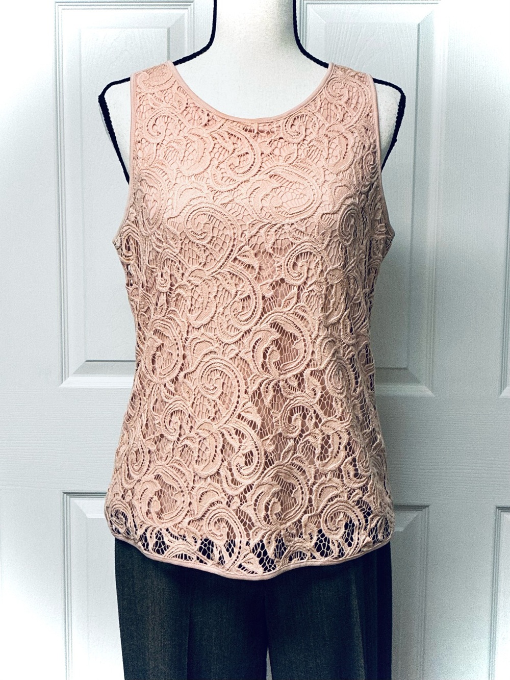 NWT Adrianna Papell Sleeveless Lace Blouse, Warm Blush, Size Medium